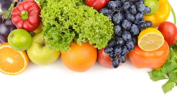 Fruits et légumes isolés sur fond blanc — Photo