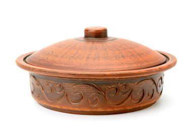 Beyaz arkaplanda kil çömlek izole