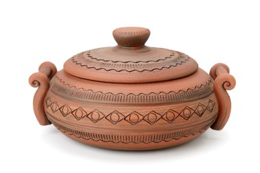 Beyaz arkaplanda kil çömlek izole