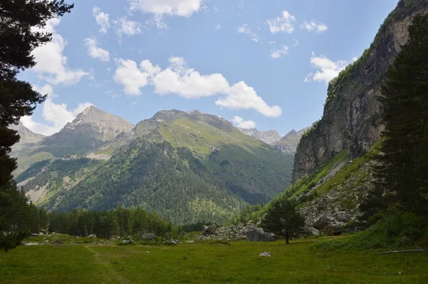 Caucaso Montagne, bellissime — Foto Stock