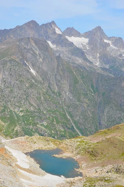 Mountain blue lake — Stock Photo, Image