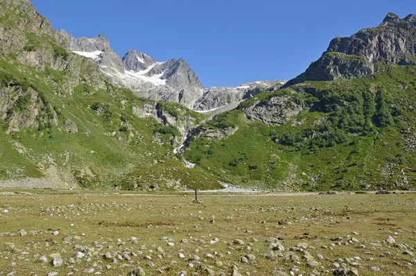 Caminhadas de montanha no Cáucaso — Fotografia de Stock