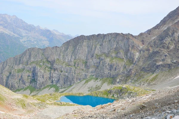 Mountain blue lake — Stock Photo, Image