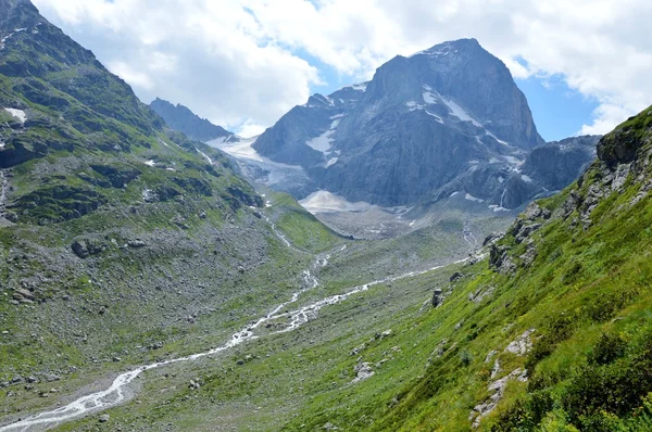 Fiume di montagna, paesaggio — Foto Stock