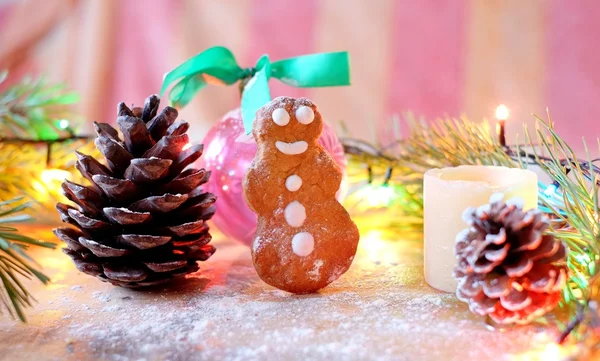 สโนว์แมนขนมปังขิงคริสต์มาส — ภาพถ่ายสต็อก