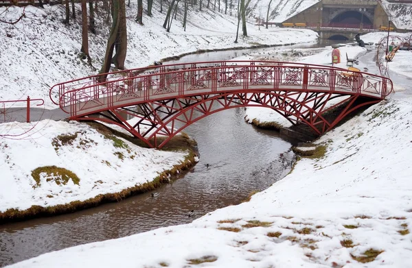 Canal and bridge — Stock Photo, Image