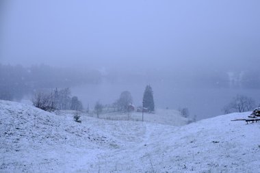 Kar ve üfleme kar dağ Gölü