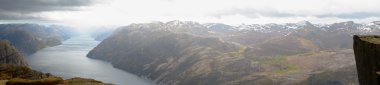 Panorama fiyort Preikestolen ile