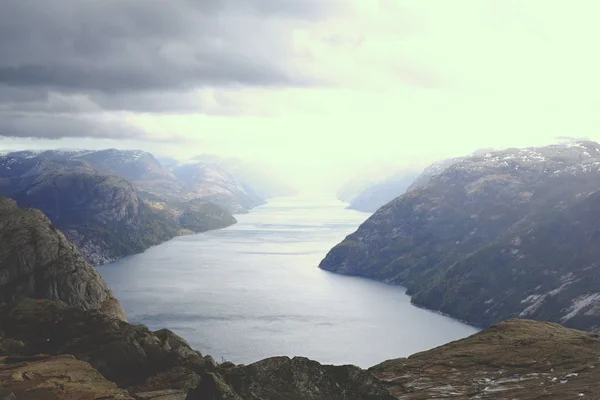Panorama fjord met Preikestolen — Stockfoto