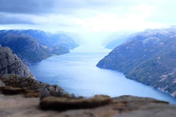 与 Preikestolen 全景峡湾 — 图库照片