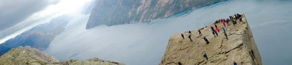 Panorama-Fjord mit Preikestolen — Stockfoto