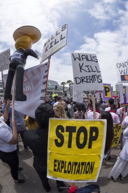 Anti-Trump duvar protesto