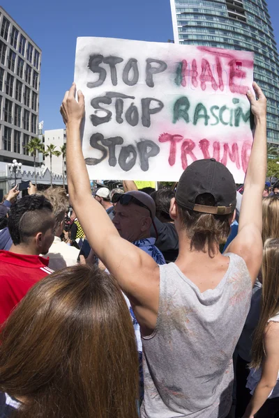 Stop haat, racisme, Trump — Stockfoto