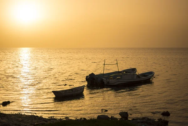 Silhuetter mexikanska fiskebåtar vid solnedgången — Stockfoto