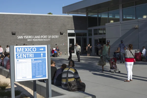 Yeni San Ysidro Pedwest giriş kapısı