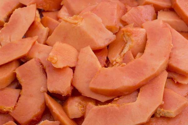 Fresh cut papaya chunks — Stock Photo, Image