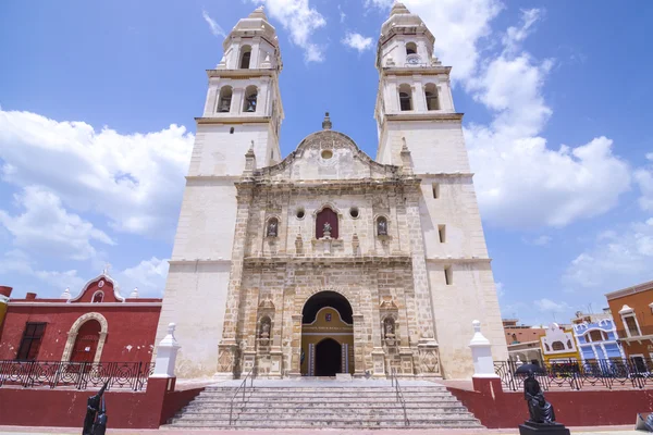 Historical cathedral in Campeche, Mexico — Stock Photo, Image