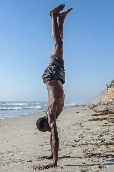 Playa handstand — Foto de Stock