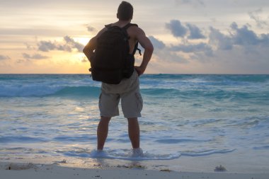 Karayipler güneşin doğuşunu zevk