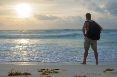 Sunrise plajda yürüyüş