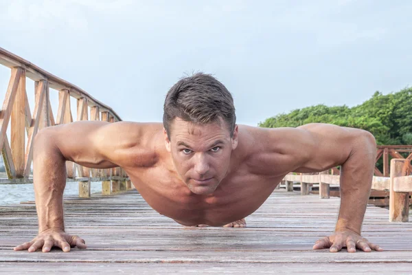 Outdoor push up workout — Stock Photo, Image