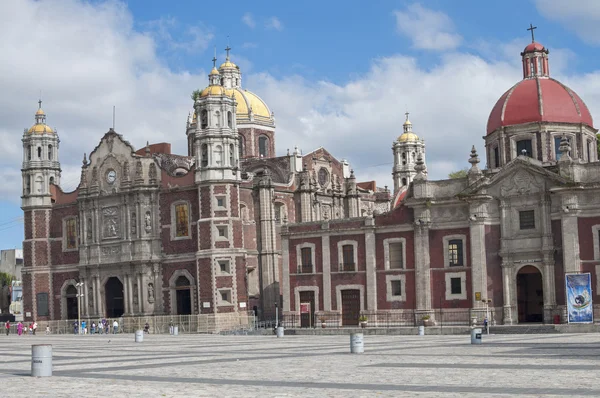 Oude zinken basiliek in Mexico-stad — Stockfoto