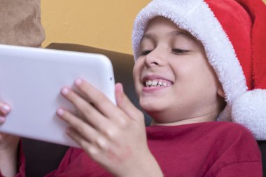 Onun tableti ile eğlenceli