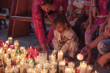 Our Lady of Guadalupe için mumlar