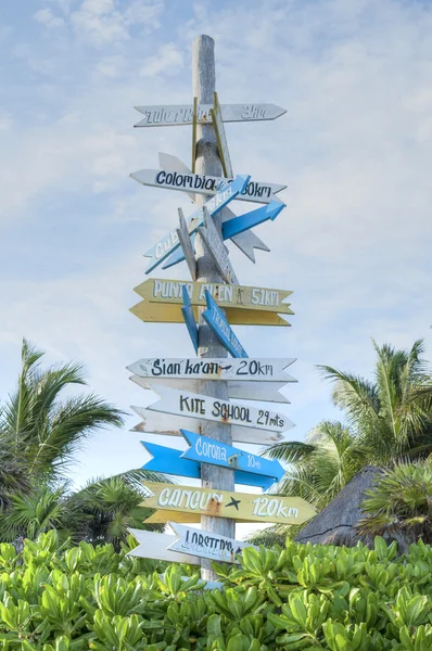 Çok yönlü turist işareti