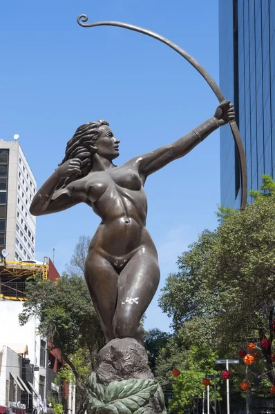 Diana the Hunter bronze statue in Mexico City — Stock Photo, Image