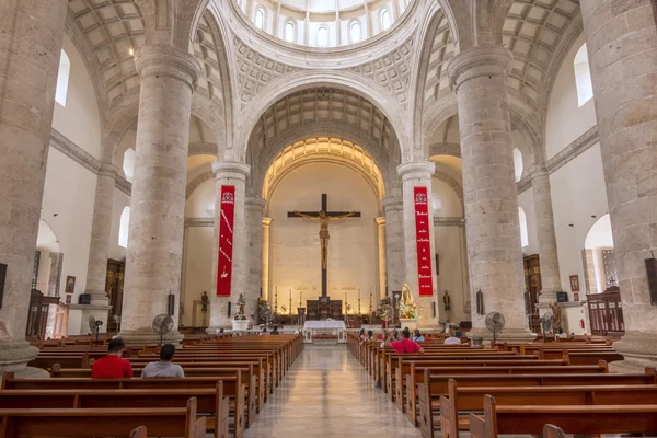 Великолепный интерьер кафедрального собора Мериды в Юкатане, Мексика — стоковое фото