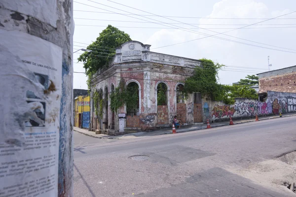 Old deteriorated building in Manaus — Zdjęcie stockowe