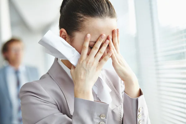 Businesswoman hiding her face — Stock Photo, Image