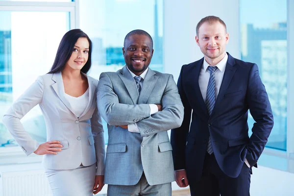 Gerentes exitosos en trajes — Foto de Stock