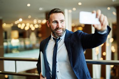 işadamı selfie yapma