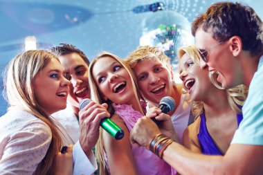 Karaoke şarkı arkadaşlar