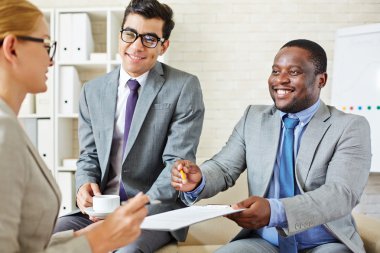 Sözleşme veren işadamları 