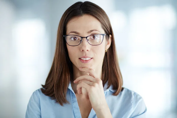 眼鏡をかけている女性実業家 — ストック写真
