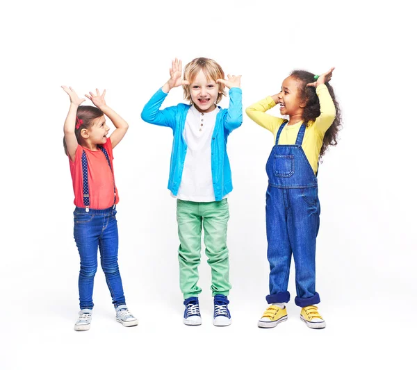 Gelukkige kinderen grimassen — Stockfoto