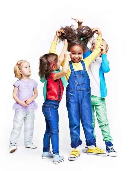 Barn gör håret — Stockfoto