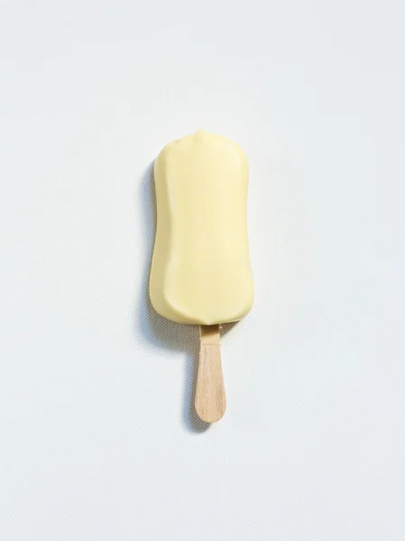 Жовтий морозива — стокове фото