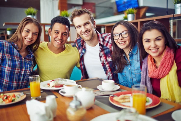 Teenage friends in cafe — Stock Photo, Image