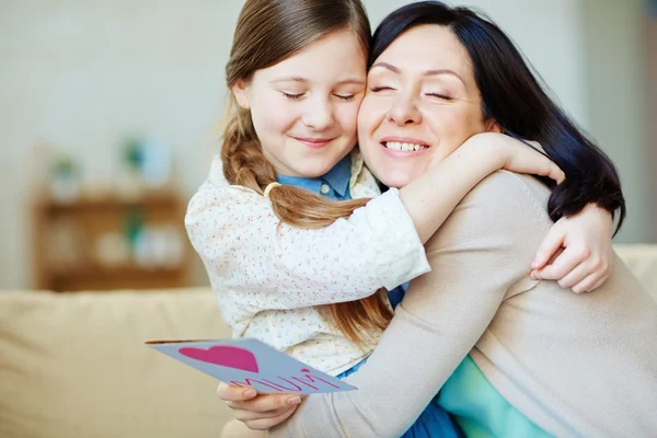 Giovane donna con figlia — Foto Stock