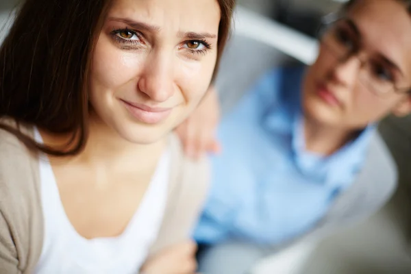 Mujer deprimida llorando — Foto de Stock