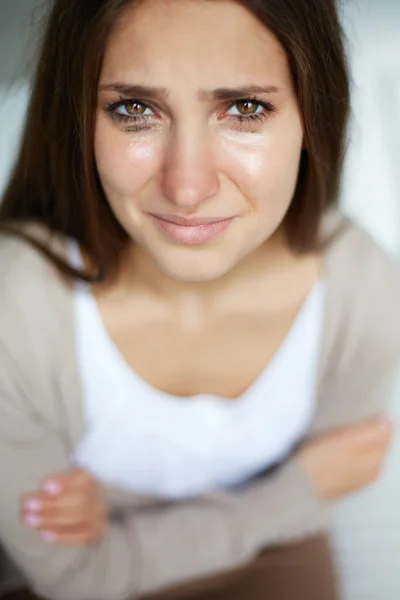 Jovem mulher chorando — Fotografia de Stock