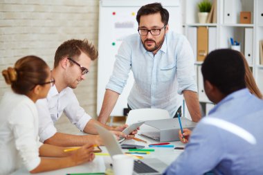 Asya adam fikirler açıklayan