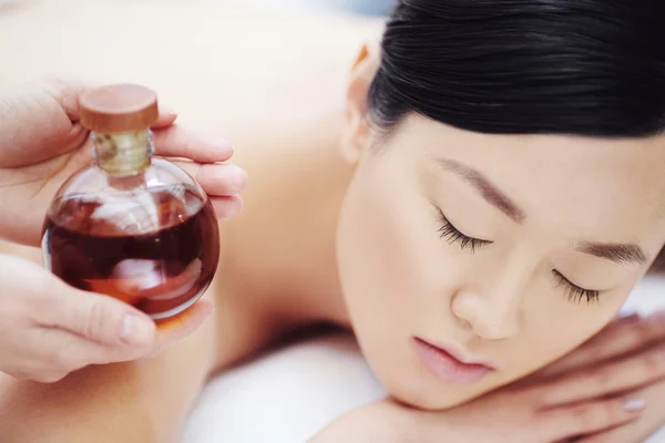 Woman having massage — Stock Photo, Image