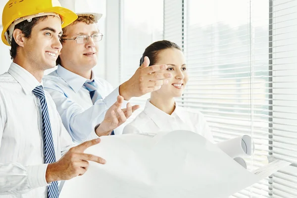 Architects discussing project — Stock Photo, Image