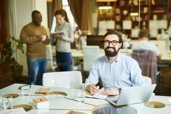 Young bearded manager — Stock Photo, Image