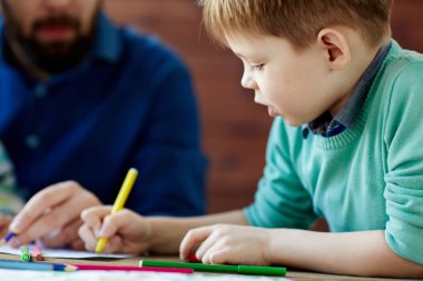 sevimli çocuk çizim